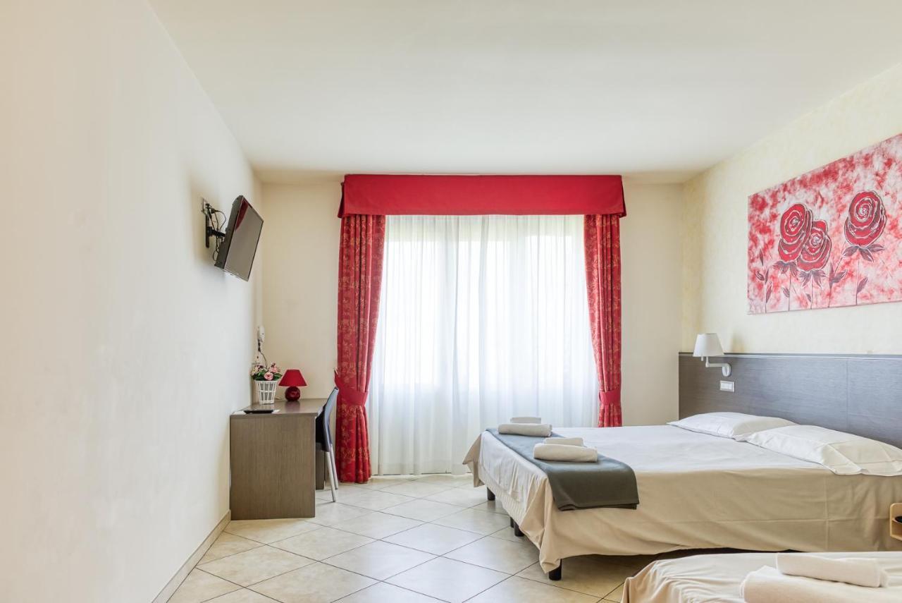 Hotel Lumin Cremia Bagian luar foto